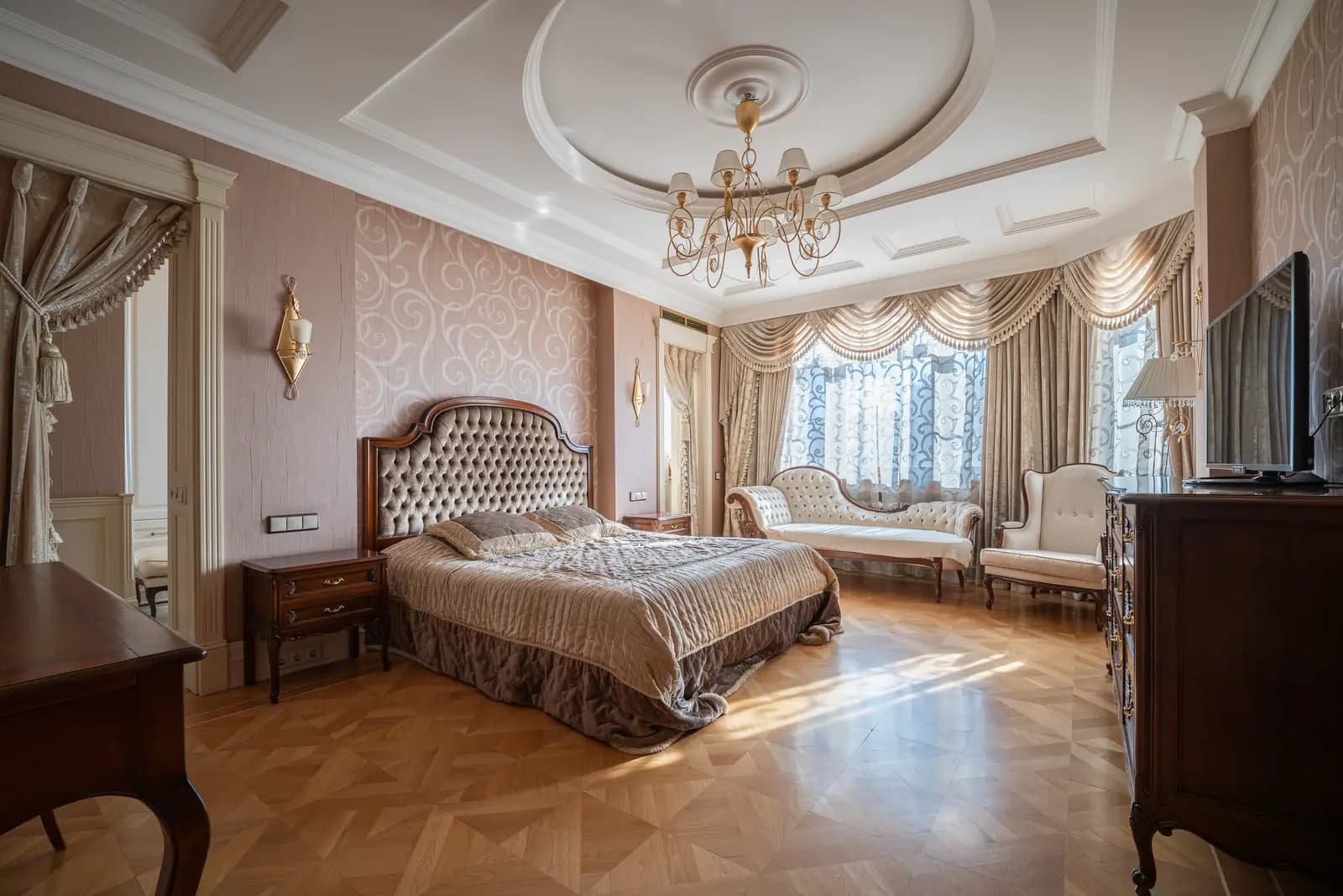 5-комнатная квартира 161 м² в ЖК «Шуваловский» — фото 1